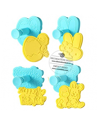 Cake cutters with Easter message,...
